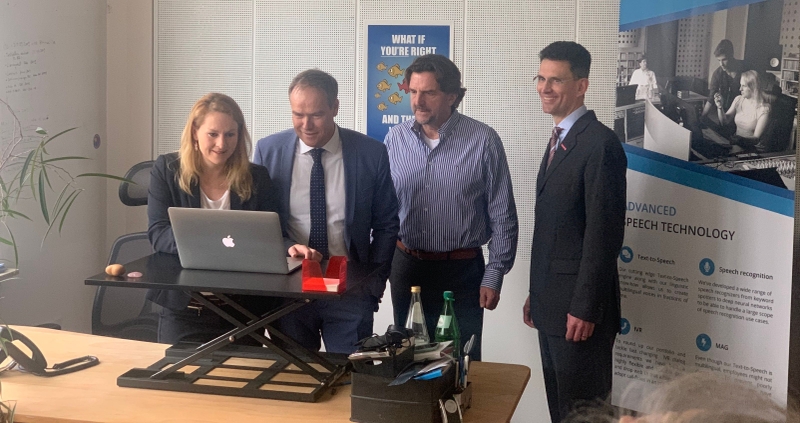 Ein Bild des Besuchs. Von links nach rechts: Carolin Edler-Mende, Prof. Dr. Eckart Würzner, Michael Mende, Marc Massoth